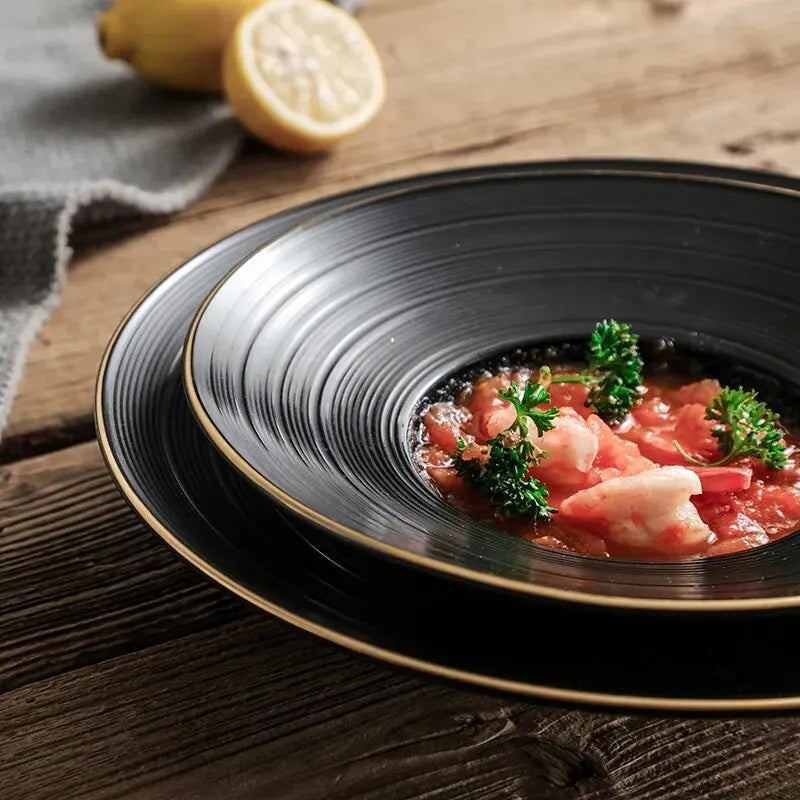 Petit-déjeuner européen, assiette occidentale simple, pâte noire, vaisselle de maison, assiette en céramique, soupe, chapeau .