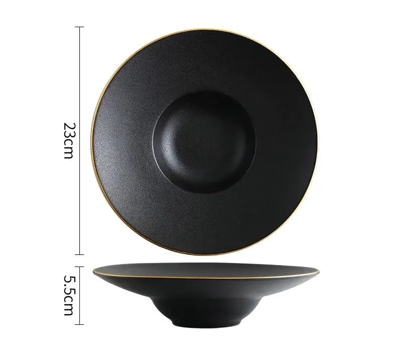 Petit-déjeuner européen, assiette occidentale simple, pâte noire, vaisselle de maison, assiette en céramique, soupe, chapeau .