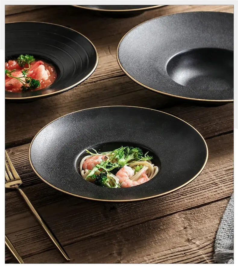 Petit-déjeuner européen, assiette occidentale simple, pâte noire, vaisselle de maison, assiette en céramique, soupe, chapeau .