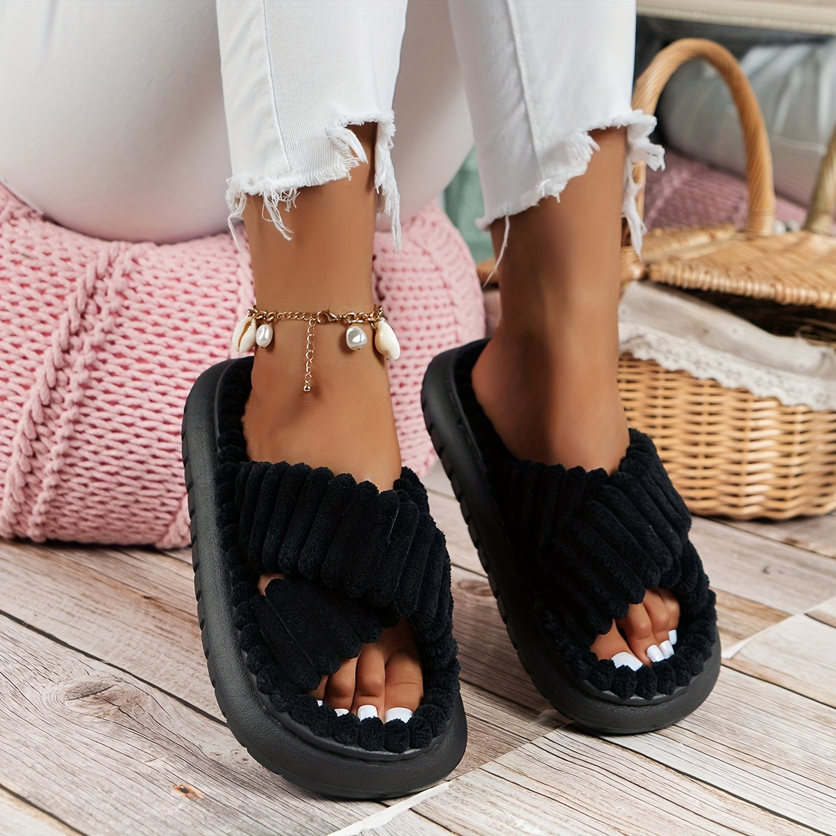Pantoufles à plateforme à bride croisée, pantoufles décontractées à enfiler en peluche, chaussures d’intérieur confortables.