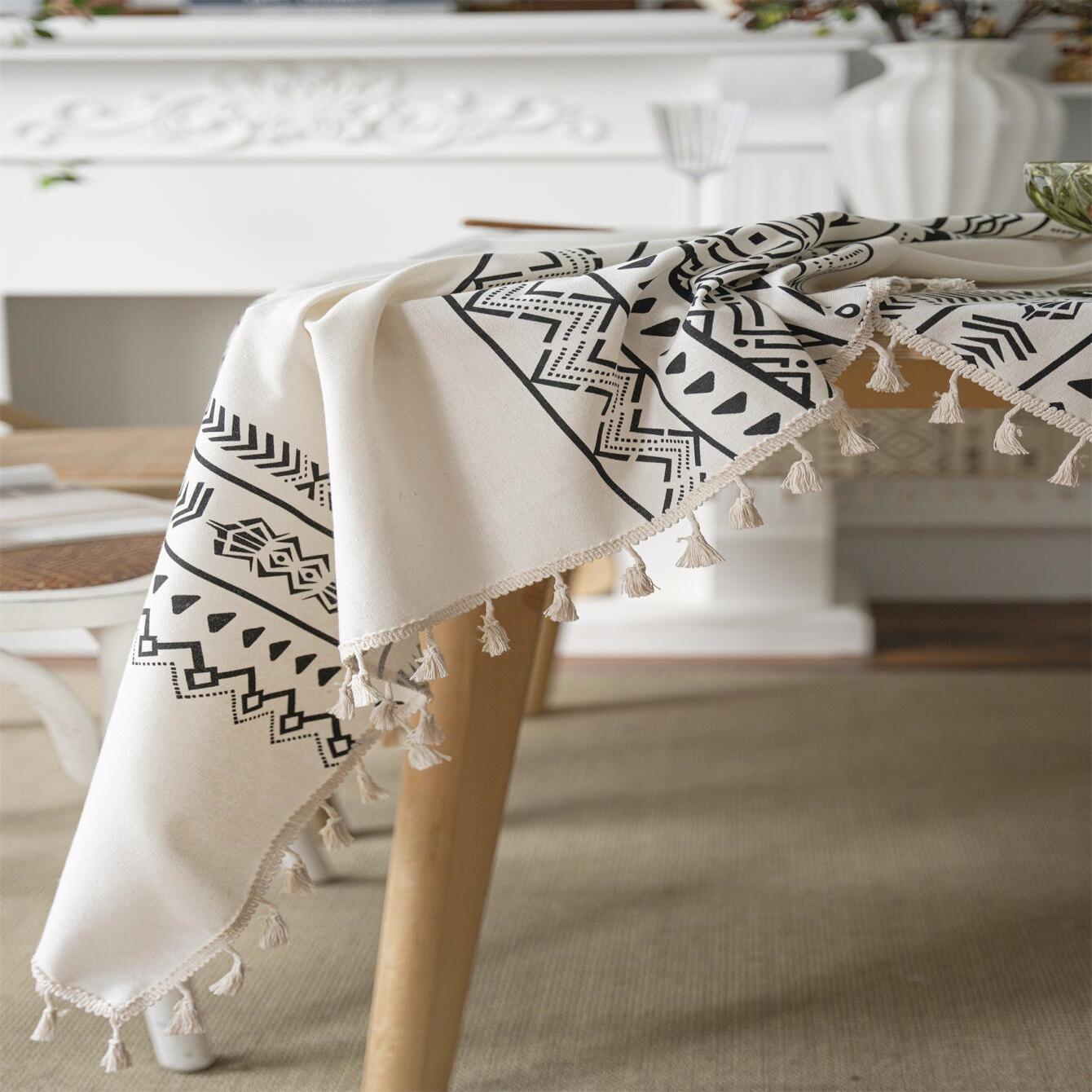 Nappe à pompons en lin noir, style bohème américain géométrique pour maison de campagne, couleur unie avec pompons, nappe rectangulaire imperméable , décoration de maison.