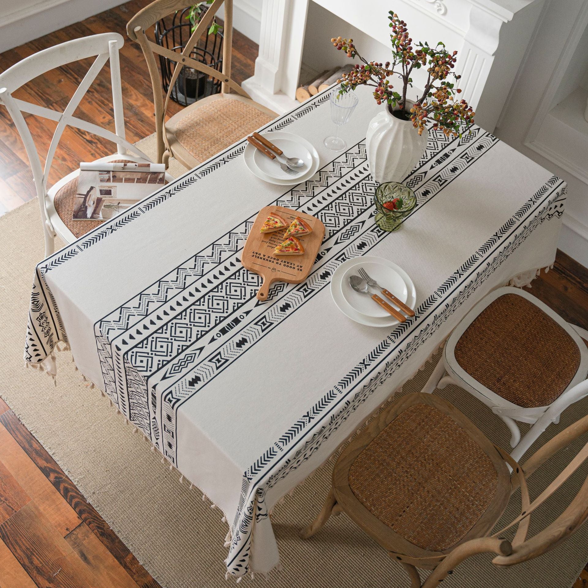 Nappe à pompons en lin noir, style bohème américain géométrique pour maison de campagne, couleur unie avec pompons, nappe rectangulaire imperméable , décoration de maison.