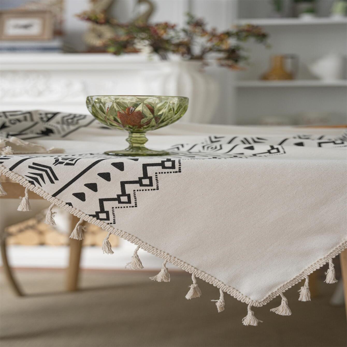 Nappe à pompons en lin noir, style bohème américain géométrique pour maison de campagne, couleur unie avec pompons, nappe rectangulaire imperméable , décoration de maison.
