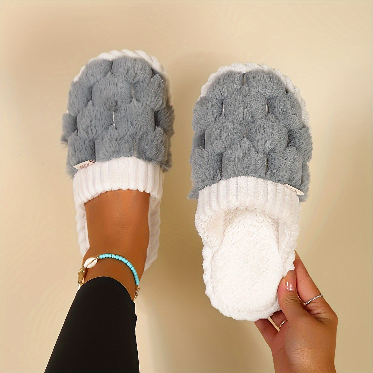Chaussons d'intérieur à fourrure synthétique bicolore, chaussures décontractées à enfiler, doublées en peluche, confortables pour la maison.