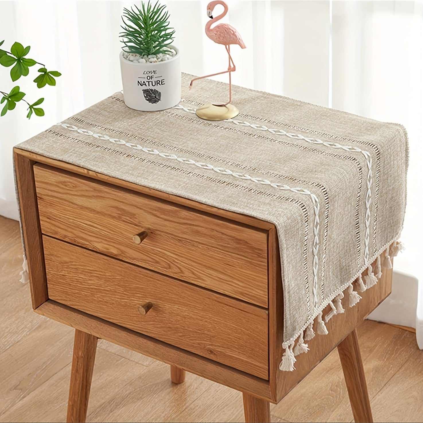 Chemin de table à pompons bohème - motif rayé, napperon rectangulaire pour commode en 100% polyester, décoration tissée pour table de chevet, buffet et protection anti-poussière pour meubles