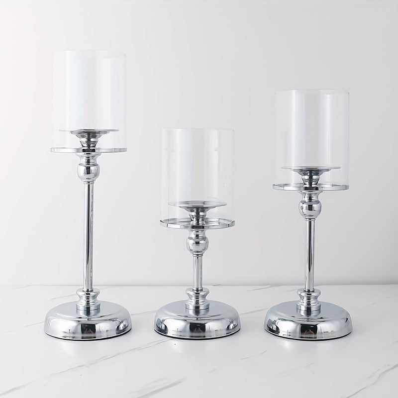 Chandeliers dorés élégants avec bougies en verre - décoration de table moderne et minimaliste pour dîners romantiques, fêtes et décoration intérieure, décor de porte-bougies.