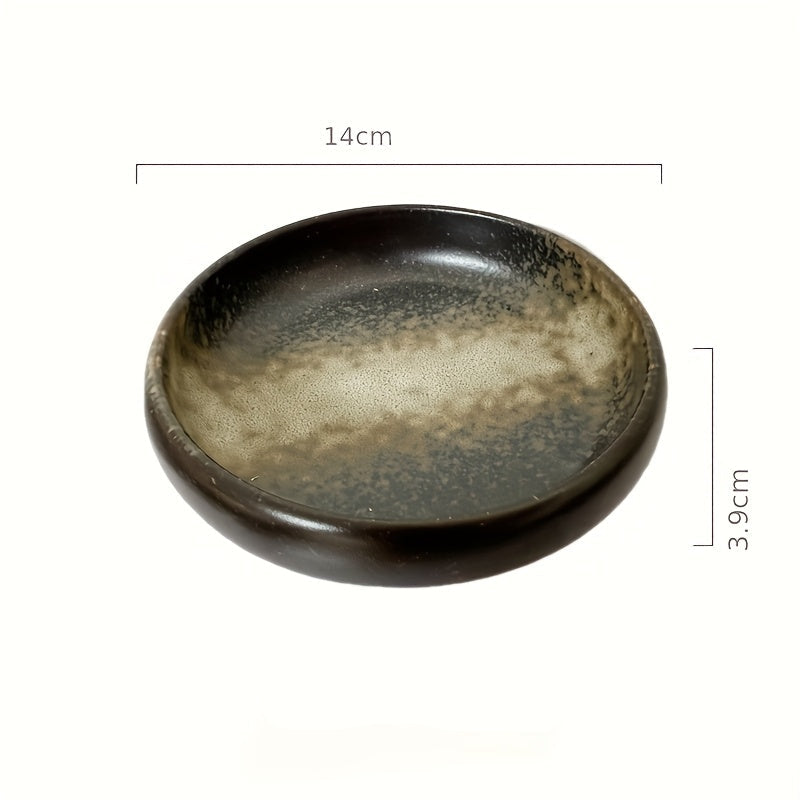 Assiette en céramique avec émaillage créatif