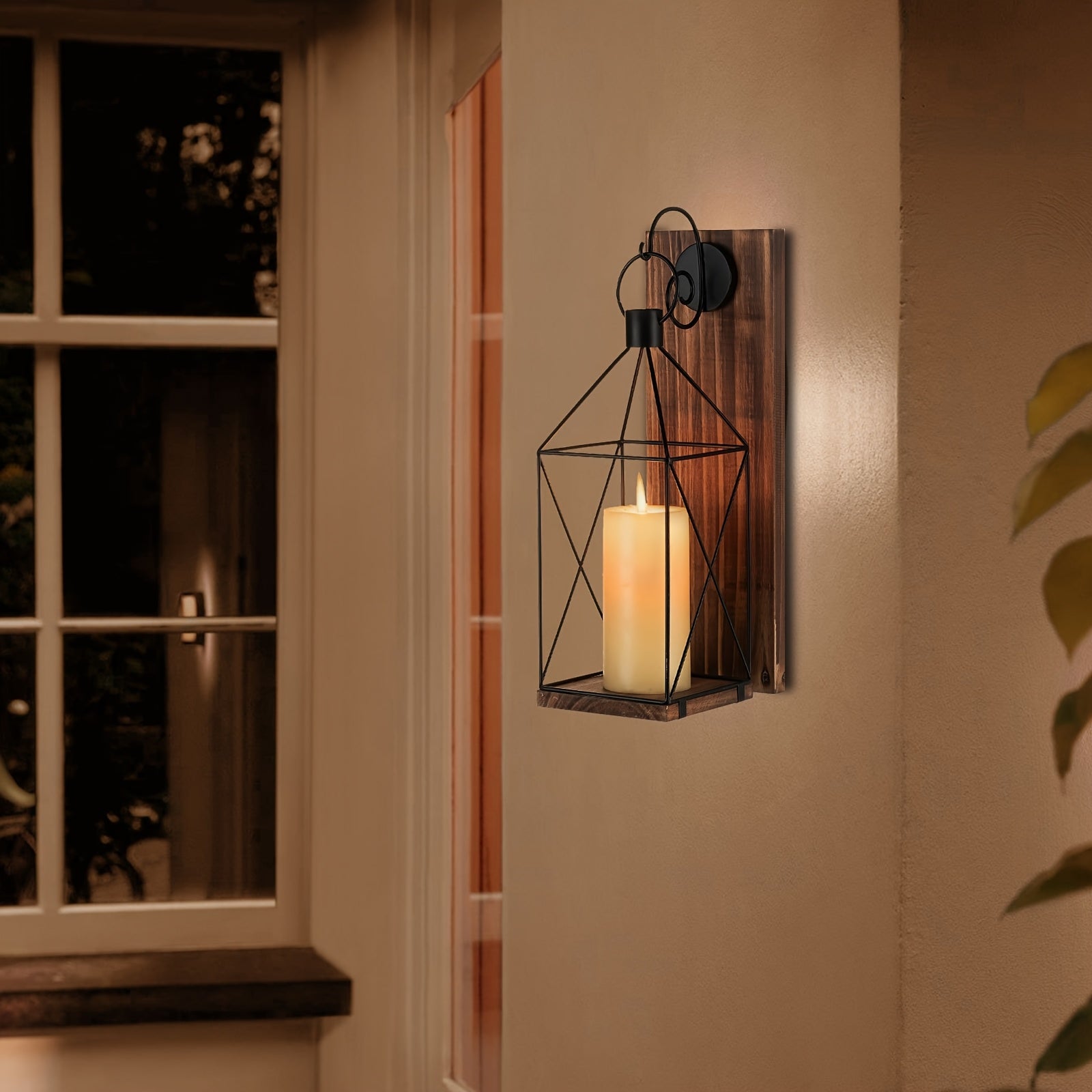 Applique murale rustique en bois avec lanterne métallique de 34,04 cm, décoration de maison style ferme, finition laquée marron, fixation murale, polyvalente pour intérieur et extérieur.