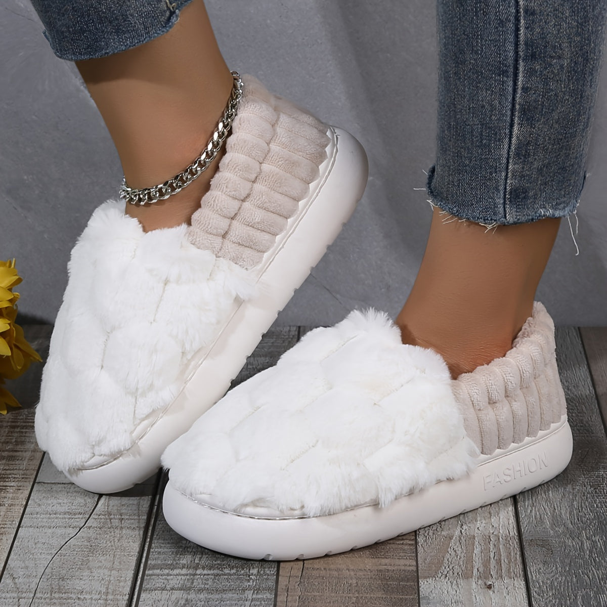 Chaussons d'intérieur à fourrure synthétique bicolore, chaussures décontractées à enfiler, doublées en peluche, confortables pour la maison.
