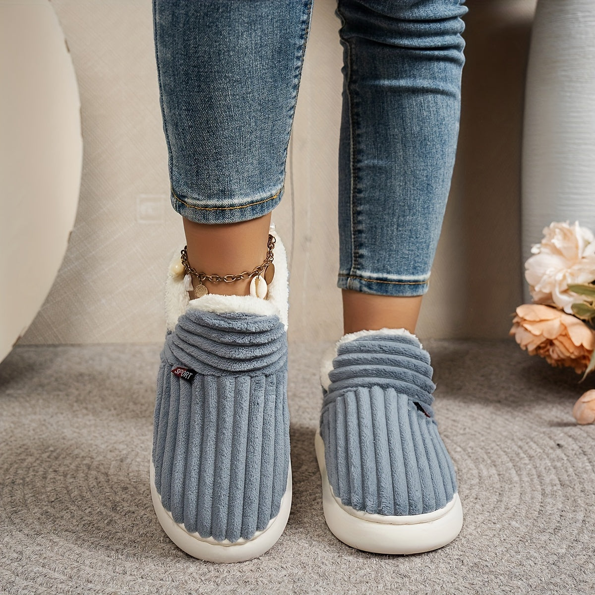 Pantoufles en polaire pour femme, couleur unie, confortables, antidérapantes, chaudes, en peluche, semelle épaisse pour intérieur/extérieur, bottines pour la maison, intérieure en tissu, semelle en TPR, lavables à la main.