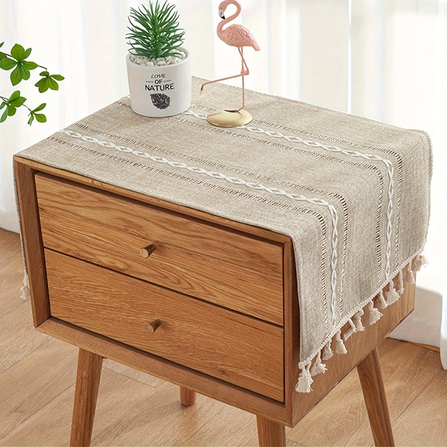 Chemin de table à pompons bohème - motif rayé, napperon rectangulaire pour commode en 100% polyester, décoration tissée pour table de chevet, buffet et protection anti-poussière pour meubles