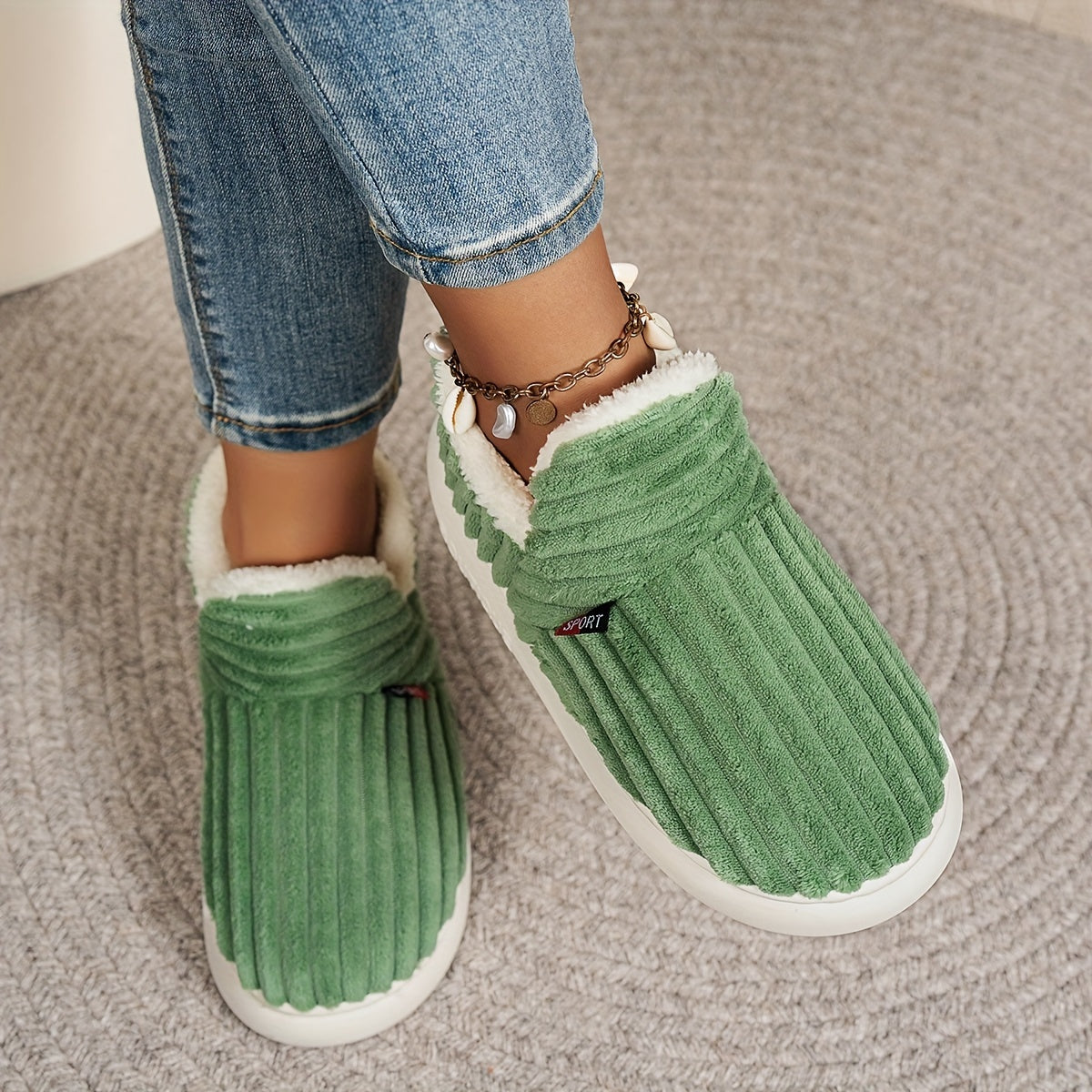 Pantoufles en polaire pour femme, couleur unie, confortables, antidérapantes, chaudes, en peluche, semelle épaisse pour intérieur/extérieur, bottines pour la maison, intérieure en tissu, semelle en TPR, lavables à la main.