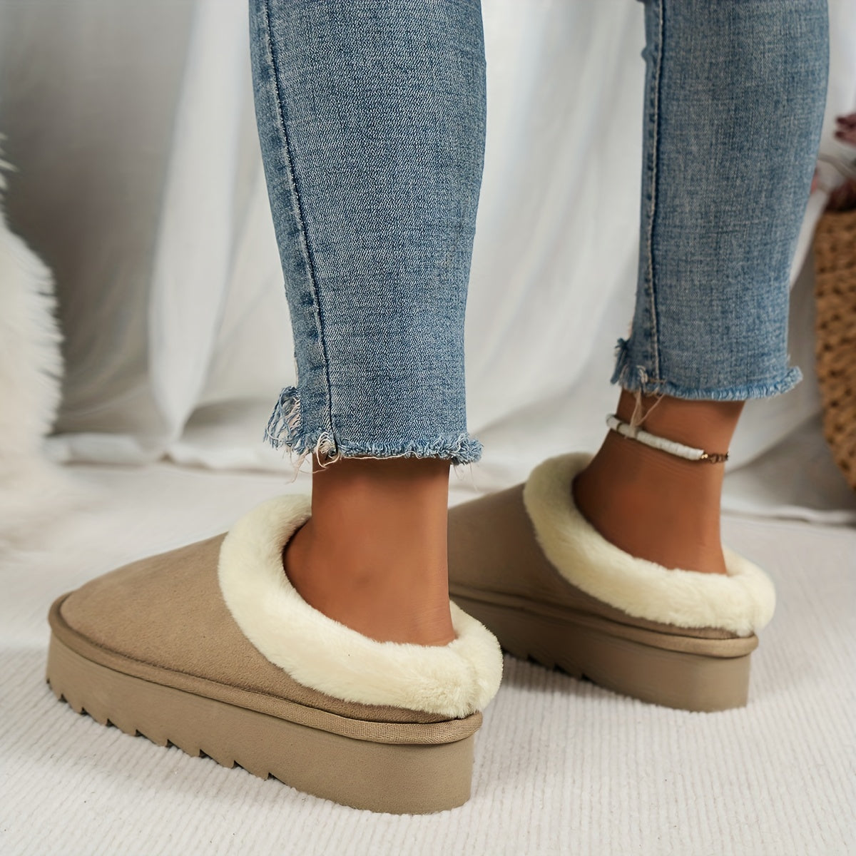Chaussons décontractés pour femme automne et hiver, à enfiler, avec fausse fourrure, confortables pour l’intérieur et l’extérieur, semelle épaisse.