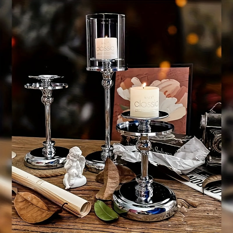 Chandeliers dorés élégants avec bougies en verre - décoration de table moderne et minimaliste pour dîners romantiques, fêtes et décoration intérieure, décor de porte-bougies.