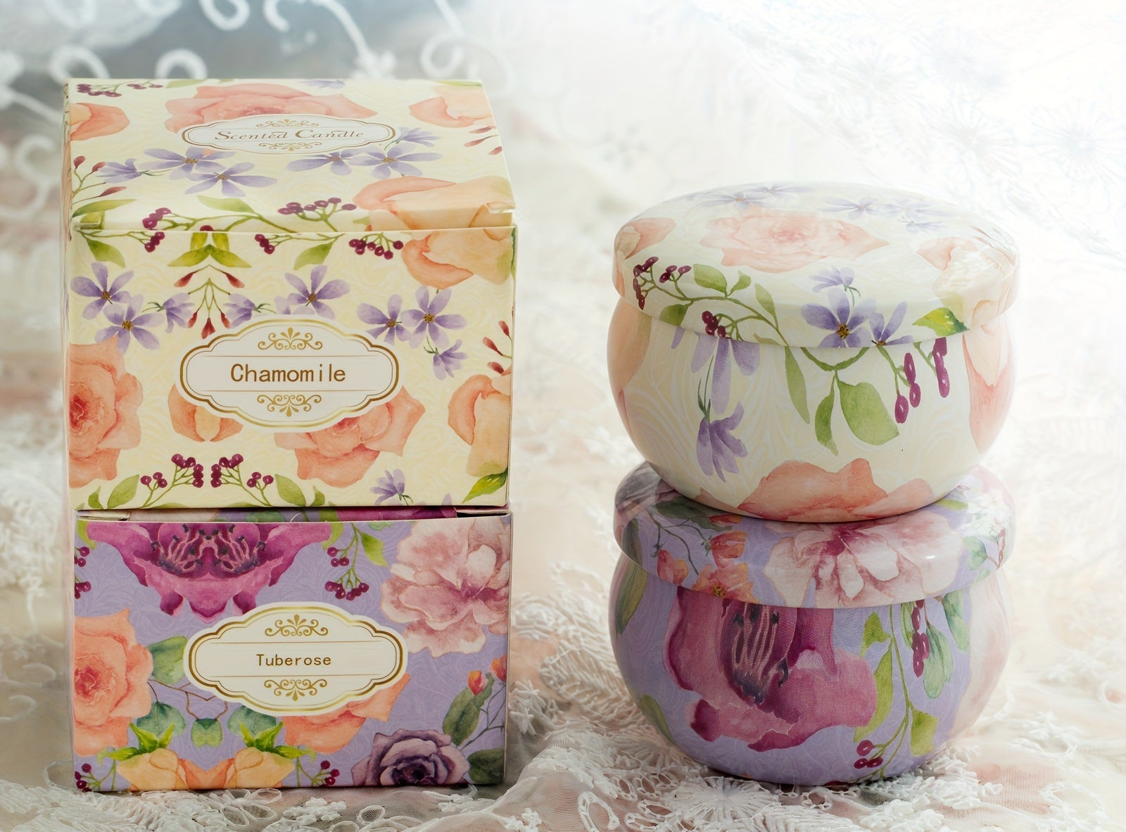 Coffret de 2 ou 4 bougies parfumées pour femmes en cire de soja avec fleurs séchées, disponibles en quatre senteurs. Idéal pour le bain et le yoga.