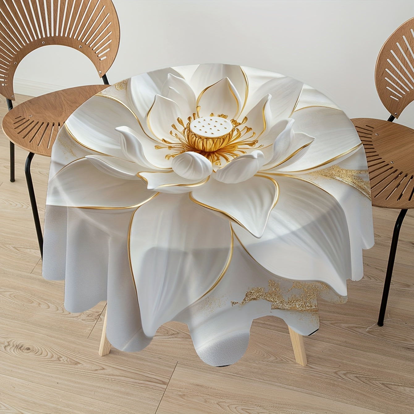 Nappe ronde élégante blanche et dorée avec motif lotus en relief 3D – 152,4 cm, en polyester, fabrication mécanique, nappe décorative pour la maison, la cuisine et la décoration extérieure . Mise de table élégante