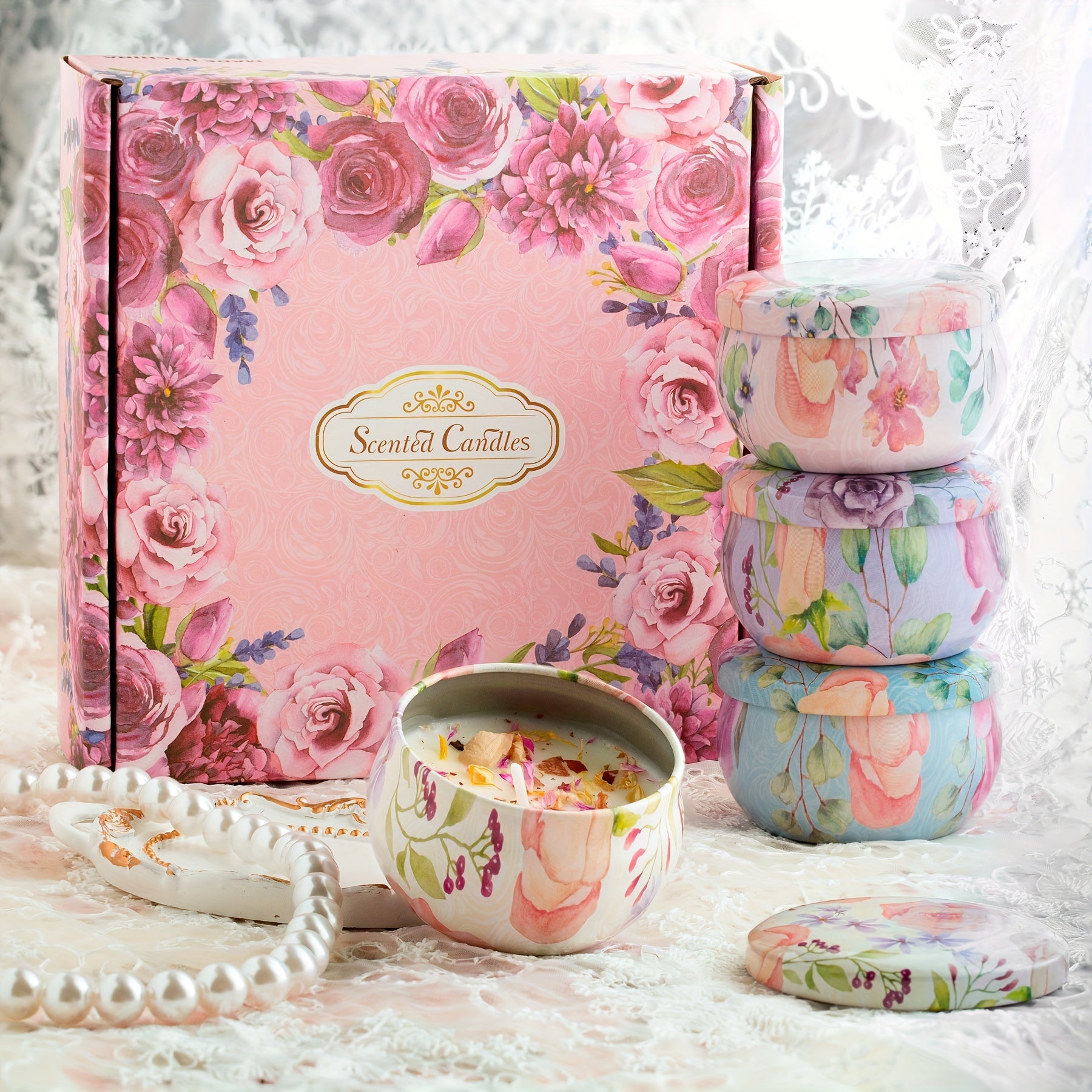 Coffret de 2 ou 4 bougies parfumées pour femmes en cire de soja avec fleurs séchées, disponibles en quatre senteurs. Idéal pour le bain et le yoga.