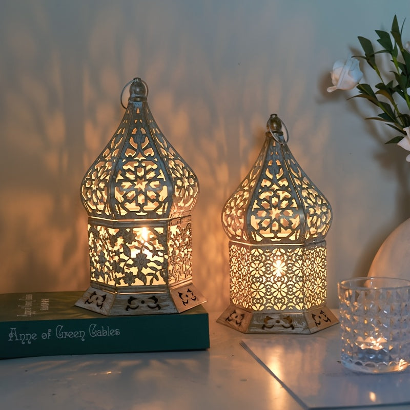 Lanterne décorative élégante blanche à bords dorés – motifs floraux délicats, base en fer robuste, idéale pour les mariages, Noël et la décoration intérieure – Bougie non incluse, porte-bougie.