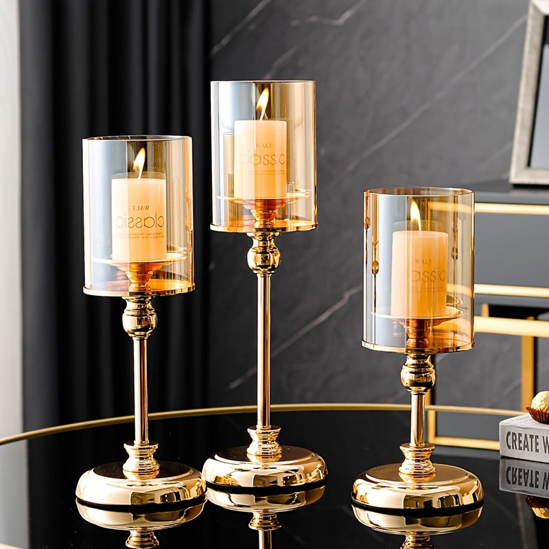Chandeliers dorés élégants avec bougies en verre - décoration de table moderne et minimaliste pour dîners romantiques, fêtes et décoration intérieure, décor de porte-bougies.