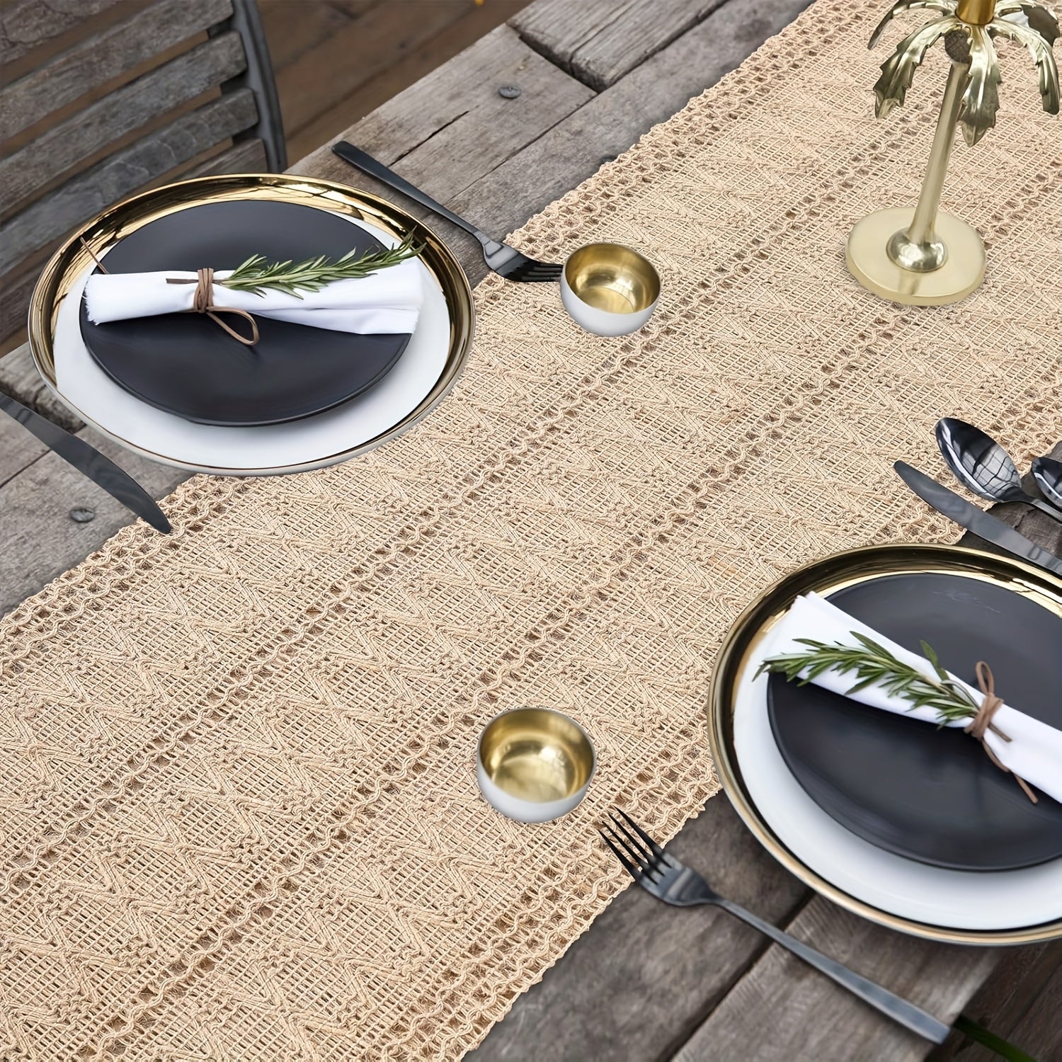 Chemin de table bohème pour table basse avec bordure en dentelle