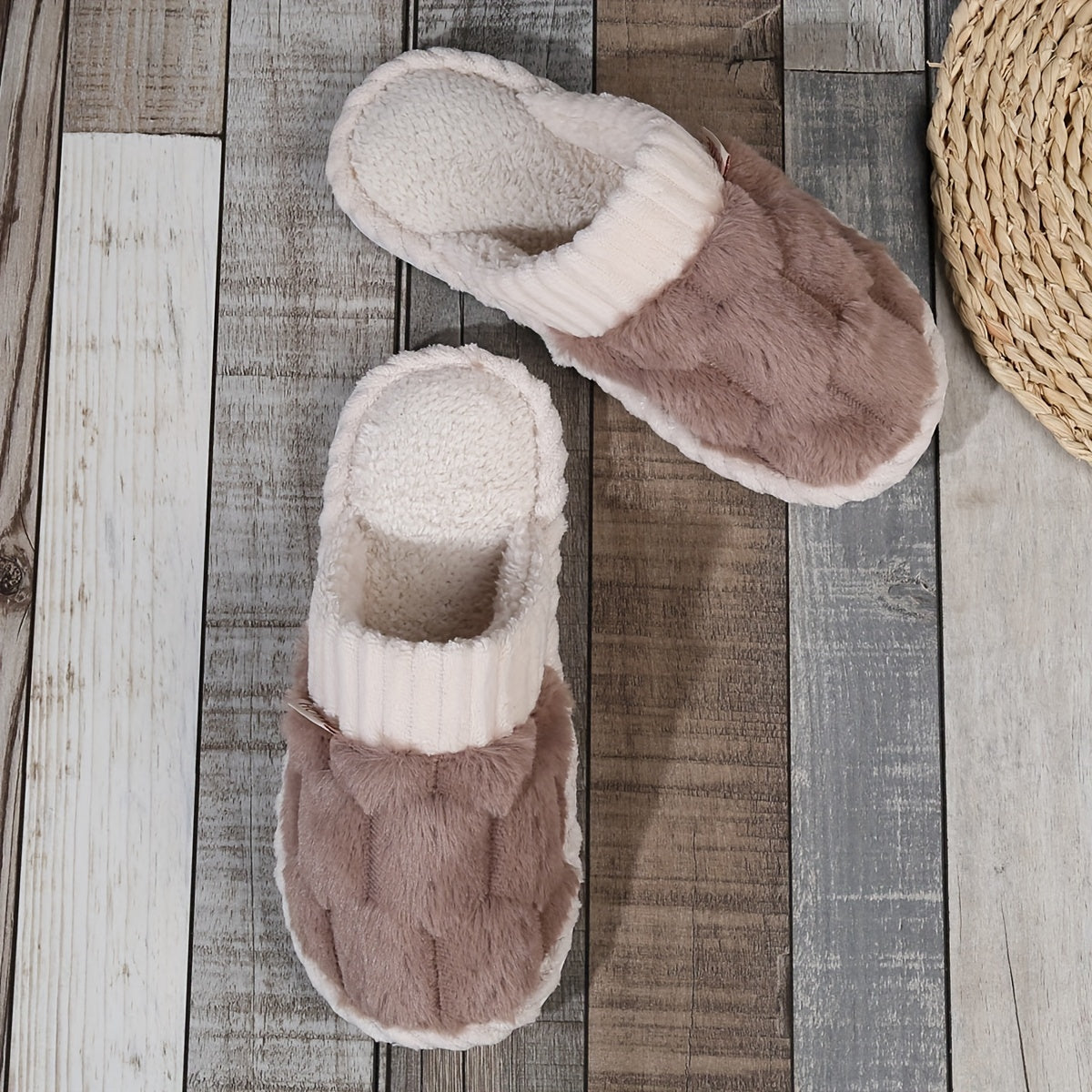 Chaussons d'intérieur à fourrure synthétique bicolore, chaussures décontractées à enfiler, doublées en peluche, confortables pour la maison.