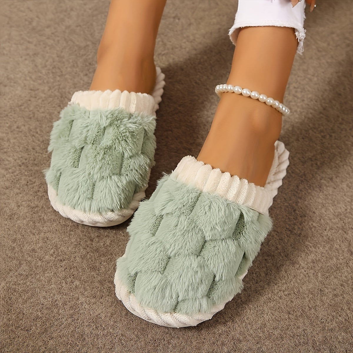 Chaussons d'intérieur à fourrure synthétique bicolore, chaussures décontractées à enfiler, doublées en peluche, confortables pour la maison.