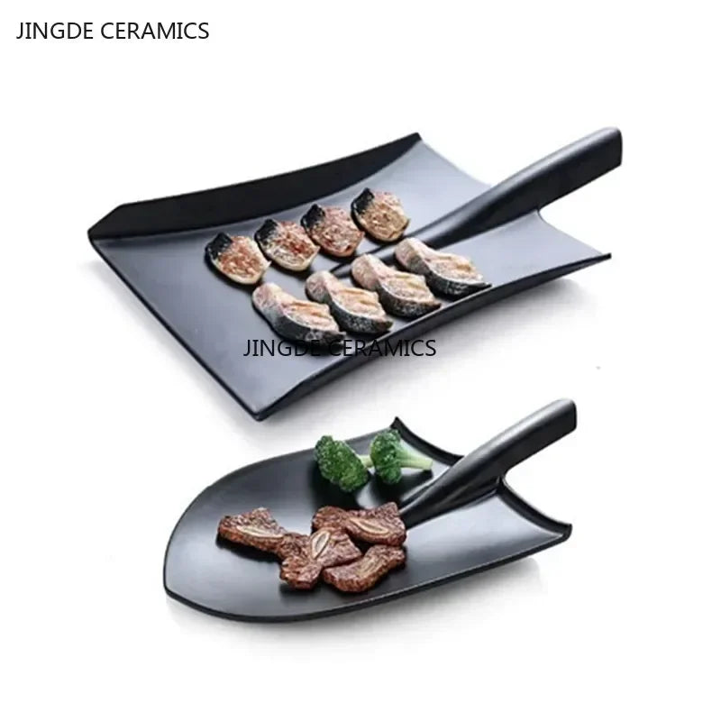 Assiette créative noire en mélamine, modèle pelle  assiettes de barbecue pour restaurant, salade ou dîner