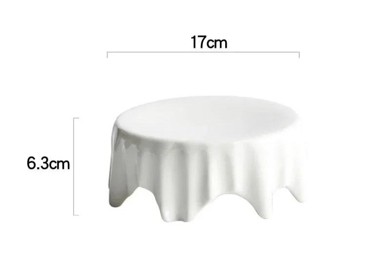 Assiette blanche, vaisselle pour hôtel et maison, conception créative de cuisine, plat artistique, vaisselle ronde.