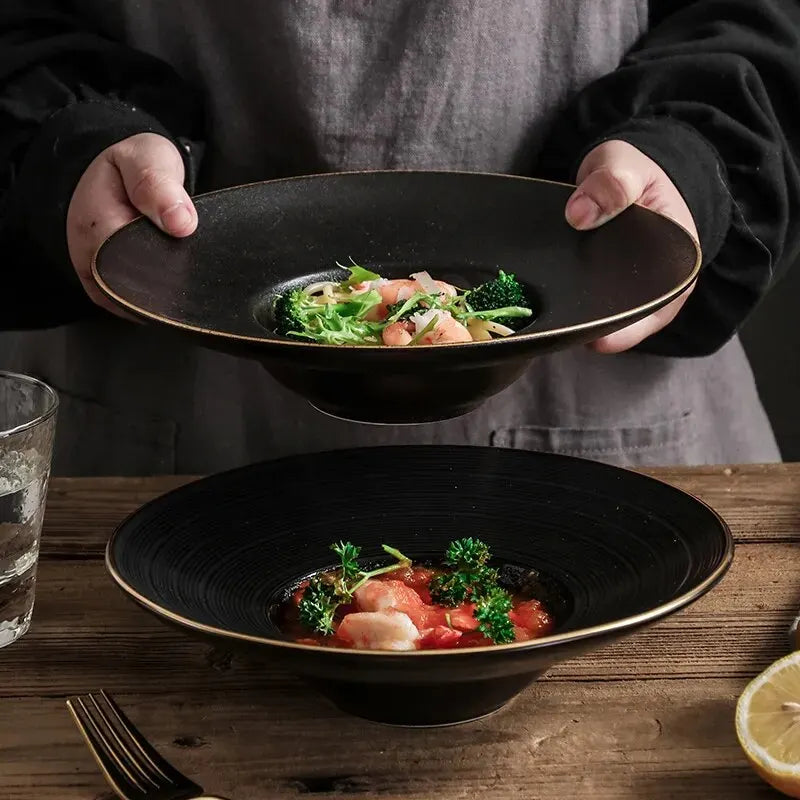 Petit-déjeuner européen, assiette occidentale simple, pâte noire, vaisselle de maison, assiette en céramique, soupe, chapeau .