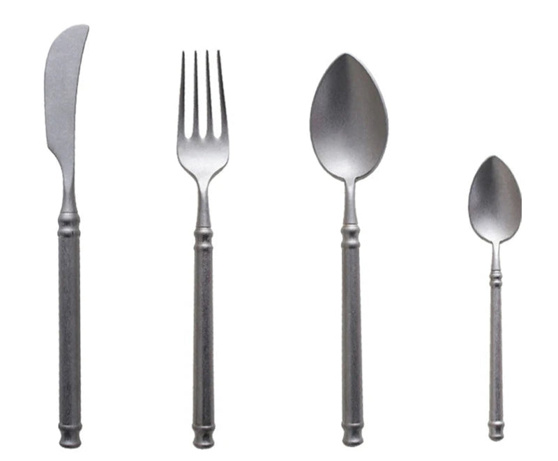 Ensemble de couverts rétro en acier inoxydable 304, finition mate. Couverts de style occidental pour steak, café et desserts, comprenant couteau et fourchette vintage spéciale.