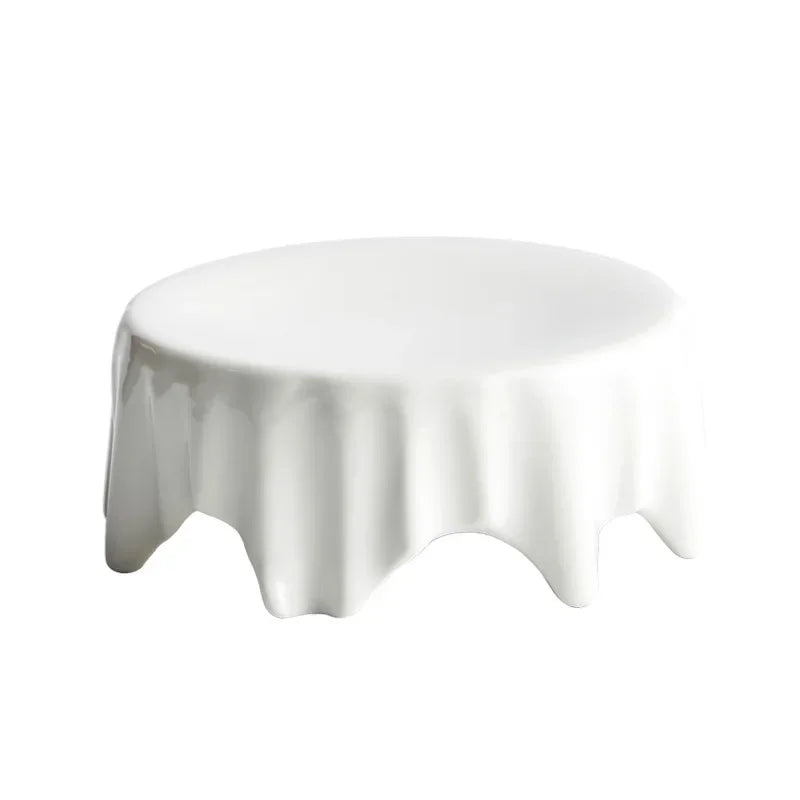 Assiette blanche, vaisselle pour hôtel et maison, conception créative de cuisine, plat artistique, vaisselle ronde.