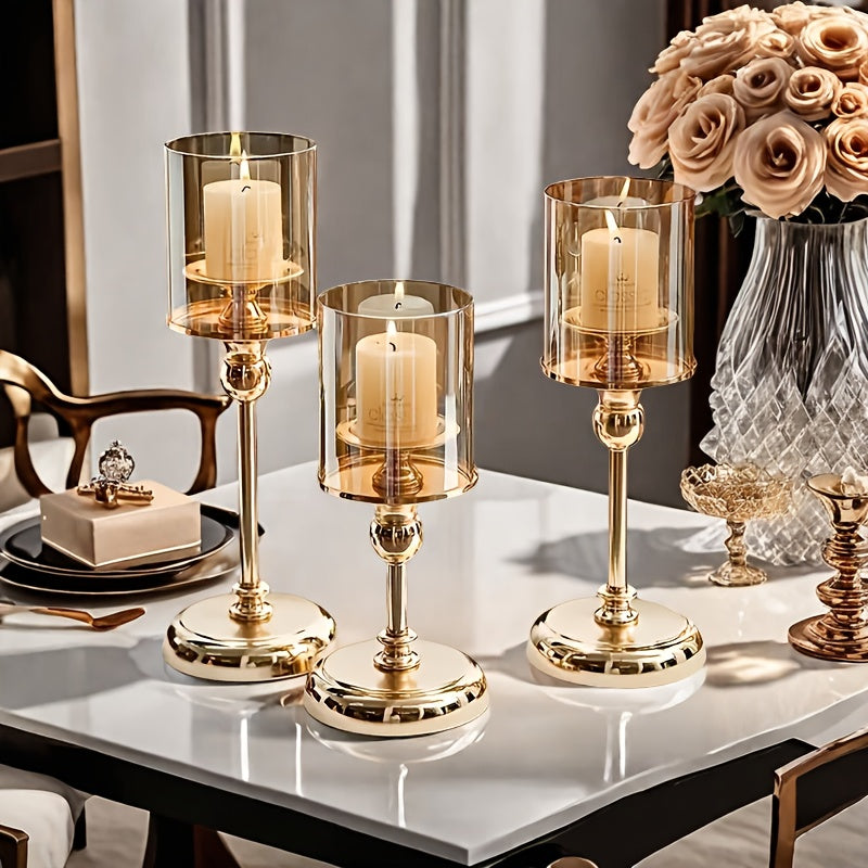 Chandeliers dorés élégants avec bougies en verre - décoration de table moderne et minimaliste pour dîners romantiques, fêtes et décoration intérieure, décor de porte-bougies.
