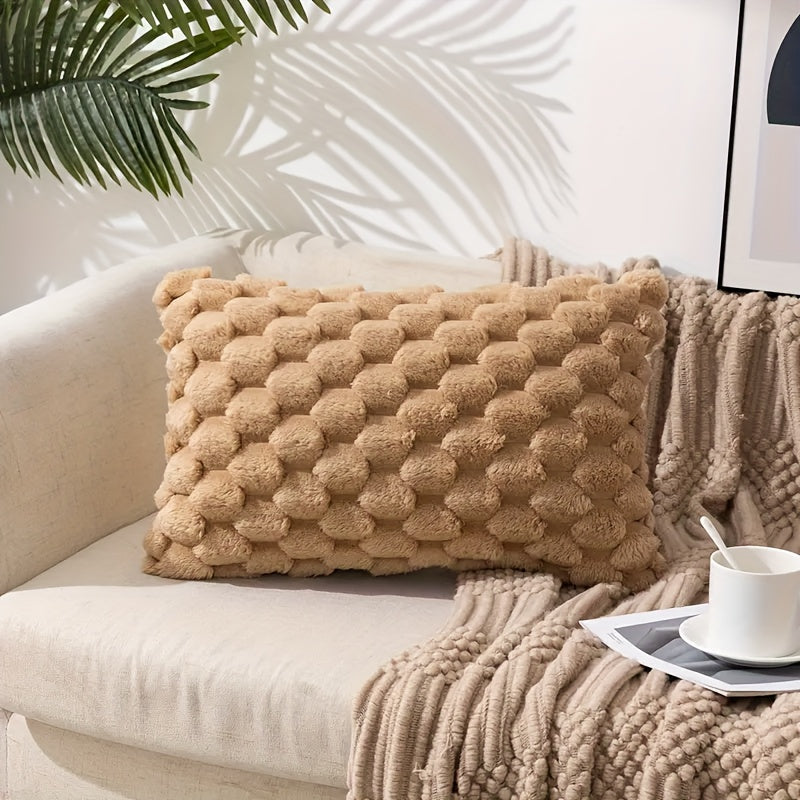 Coussin avec garniture ultra doux et moelleux, à motif imprimé sur une seule face. Housse pelucheuse imitation fourrure pour une décoration chaleureuse et élégante du salon, du canapé, du lit ou de toute pièce de la maison.