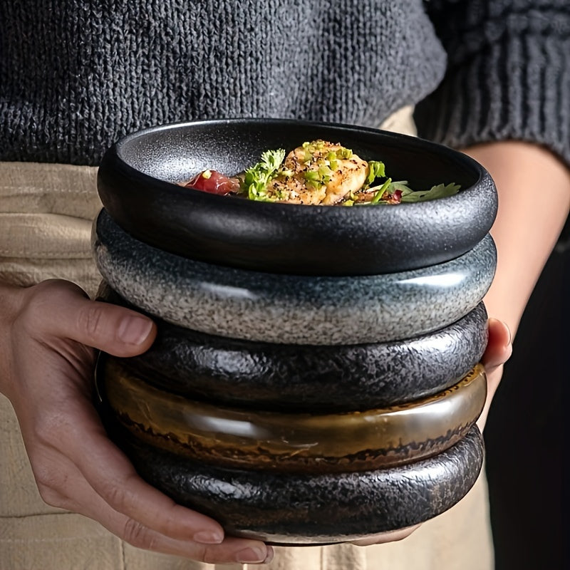 Assiette en céramique avec émaillage créatif