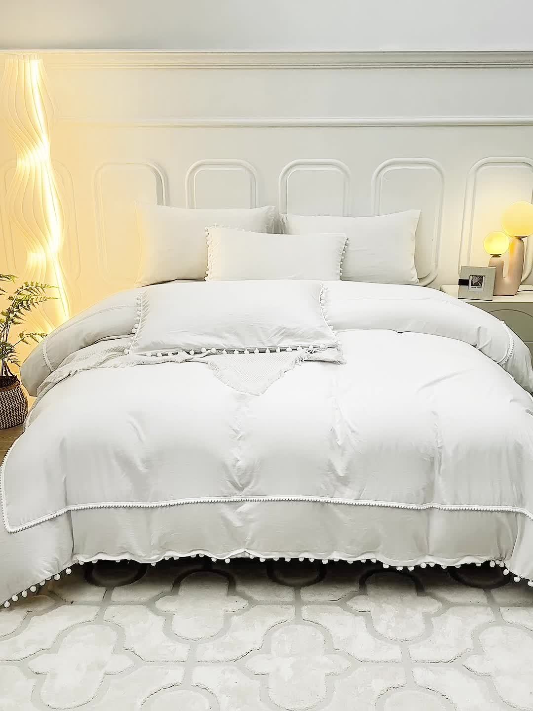 Parure de lit française charmante toutes saisons avec pompons