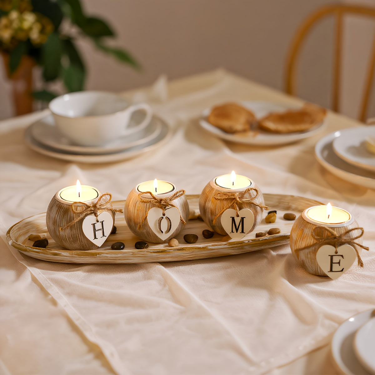 Ensemble de bougeoirs décoratifs HOME en bois artificiel effet marbre blanc et doré – Centre de table rustique style ferme, support élégant pour bougies  Set de chandeliers décoratifs avec lettres ajourées et finition pierre.