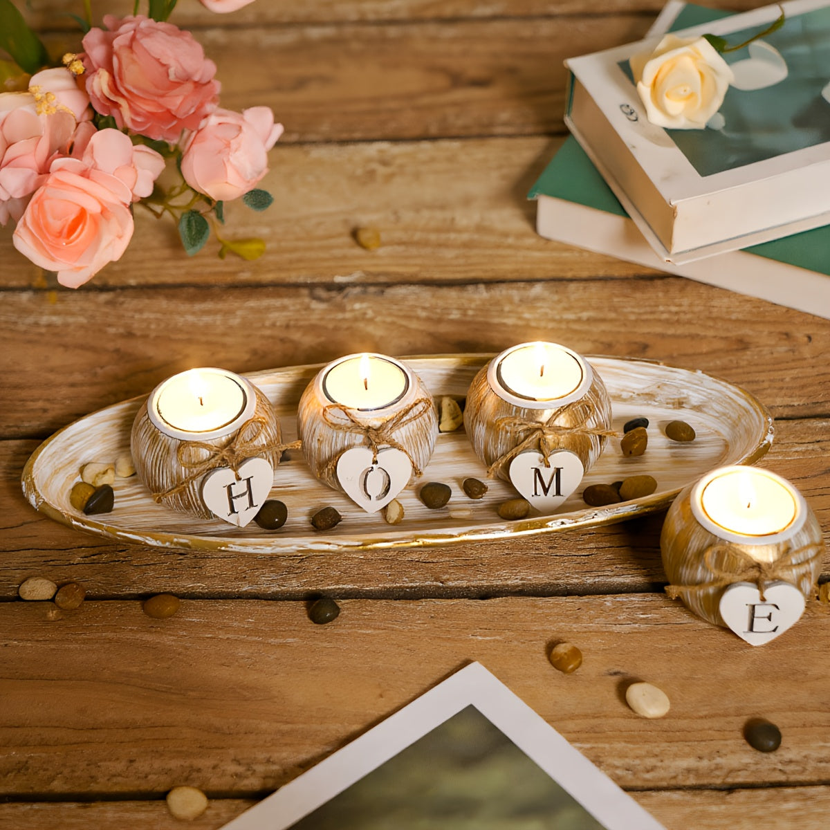 Ensemble de bougeoirs décoratifs HOME en bois artificiel effet marbre blanc et doré – Centre de table rustique style ferme, support élégant pour bougies  Set de chandeliers décoratifs avec lettres ajourées et finition pierre.