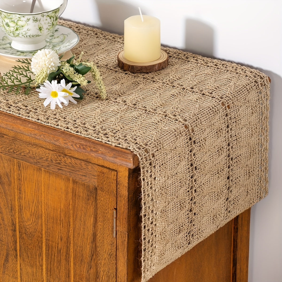 Chemin de table bohème pour table basse avec bordure en dentelle