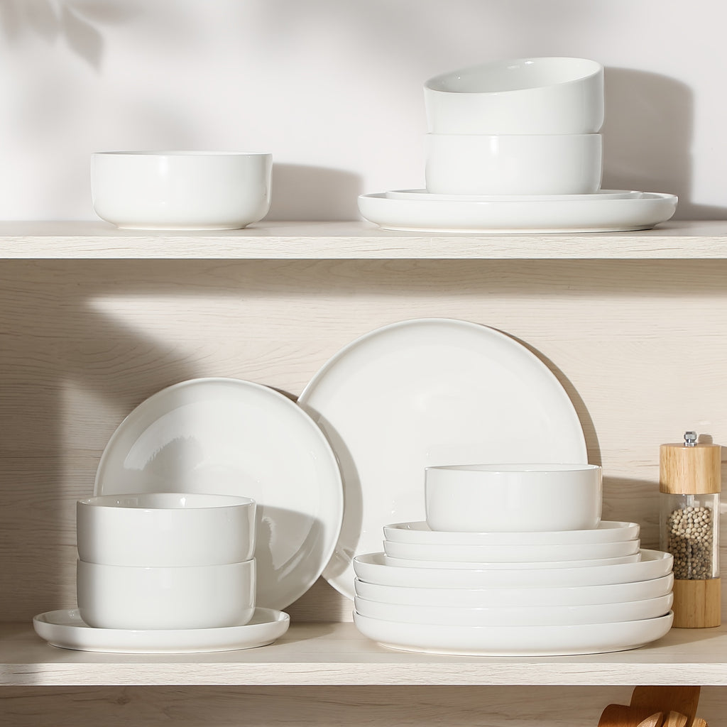 Service de vaisselle en porcelaine blanc ivoire 18 pièces avec assiette plate, assiette à dessert et bol à salade, pour 6 personnes.