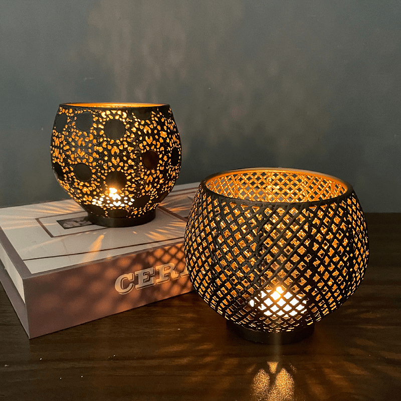 Photophore Sphère en Métal - Motifs Découpés Intricats, Esprit Marocain, Décoration Vintage et Bohème Élégante, Fait Main